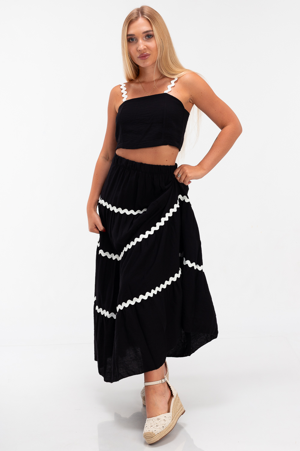 2220000473484 Cropped Monochromatic Casual Set - Image 1