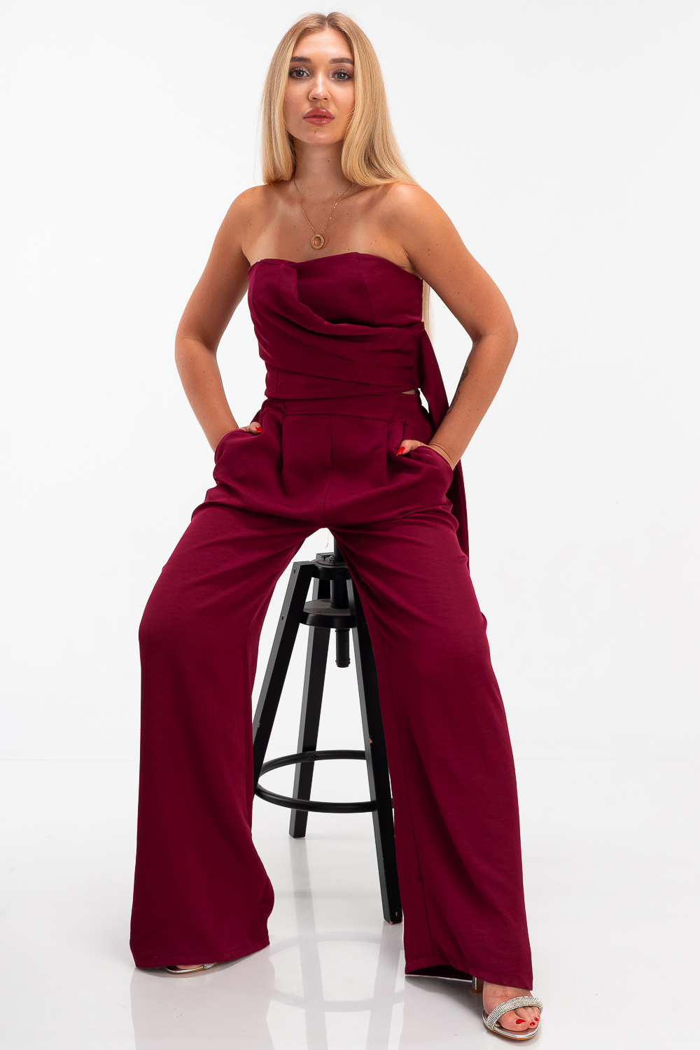 2220000475648 Cropped Monochromatic Casual Set - Image 1