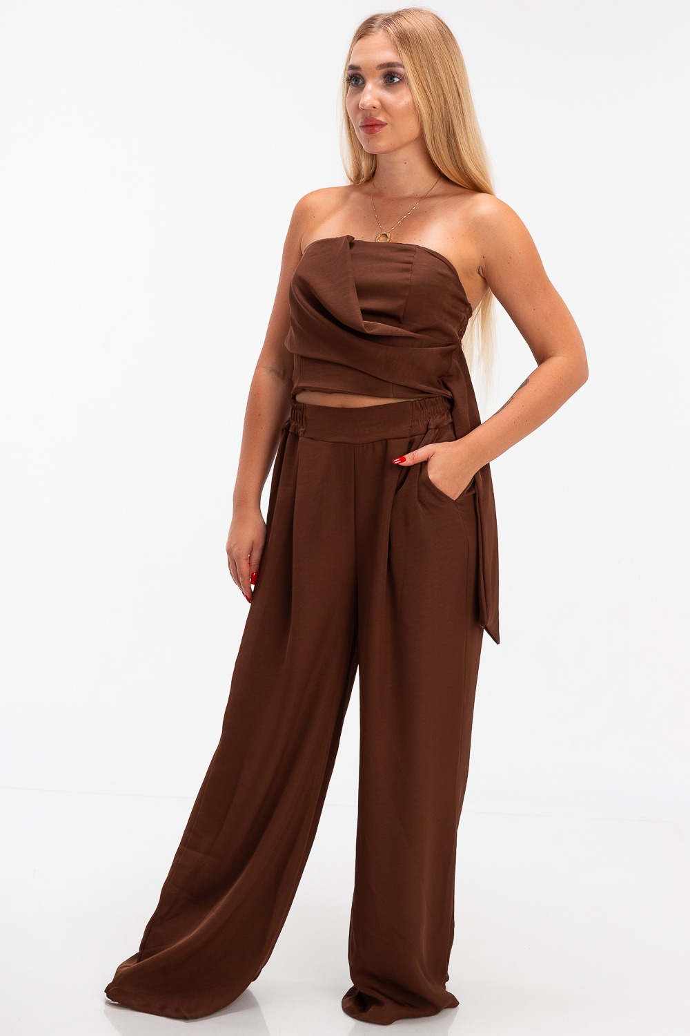 2220000475655 Cropped Monochromatic Casual Set - Image 1