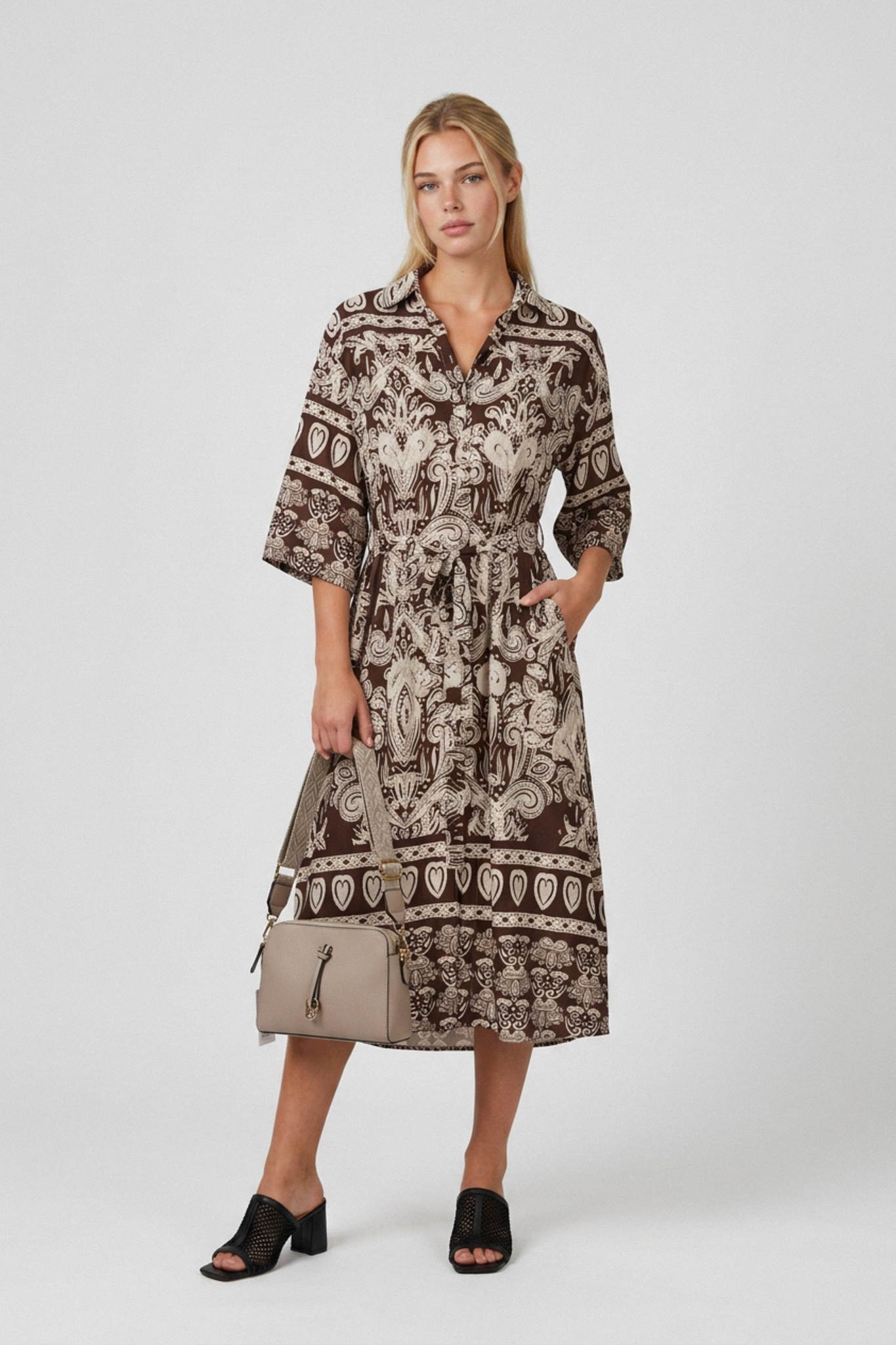 Phantora.AI_fashion-photoshoot-1781805527409 Relaxed-Fit Floral Casual Dress - Image 1