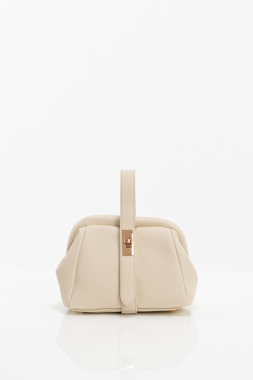2220000583404 Leatherette Casual Bag - Image 1